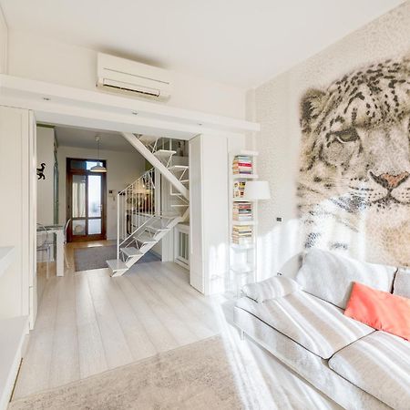 Апартаменты Bright Loft - Free Private Parking Милан Экстерьер фото
