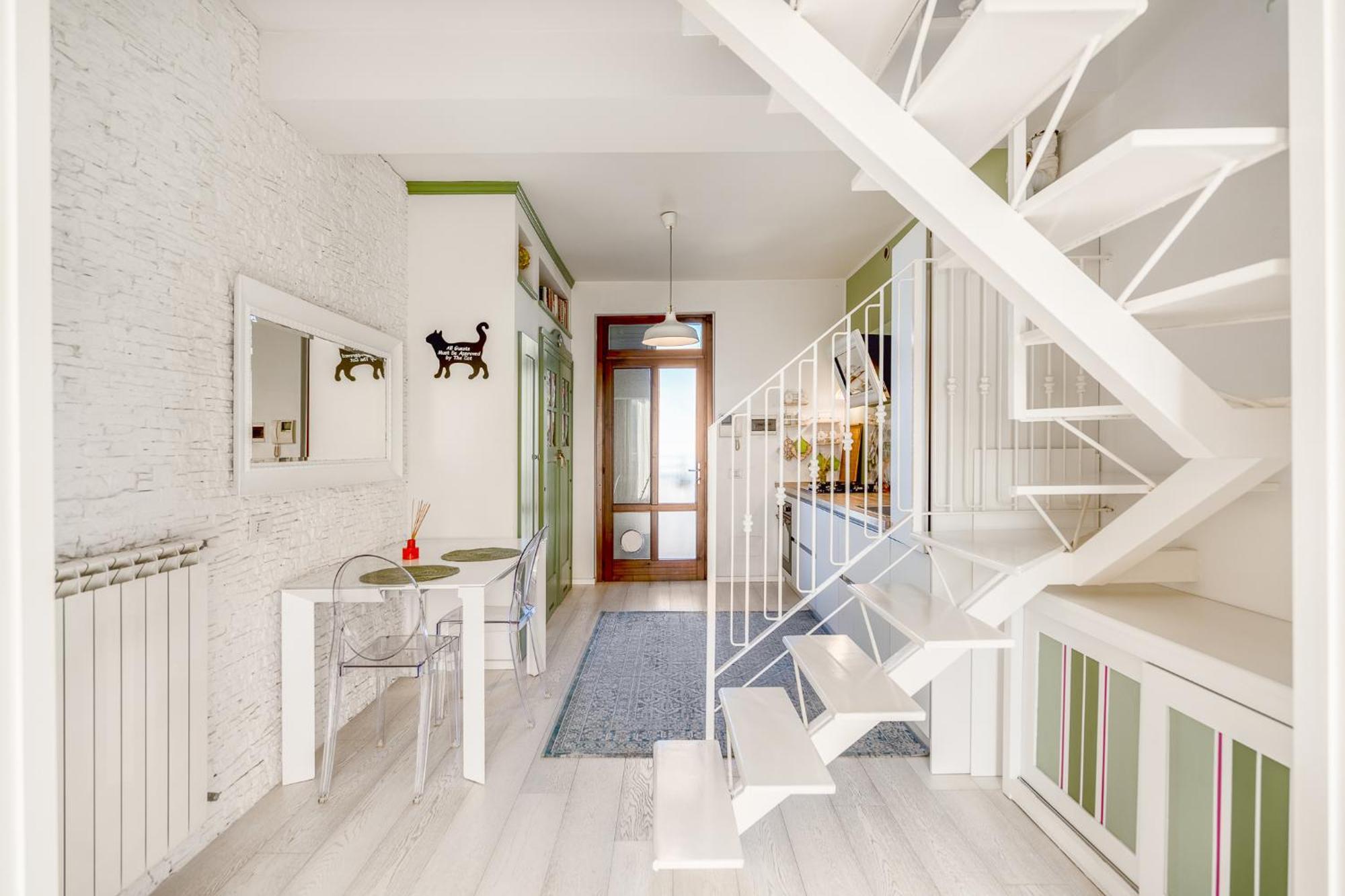 Апартаменты Bright Loft - Free Private Parking Милан Экстерьер фото