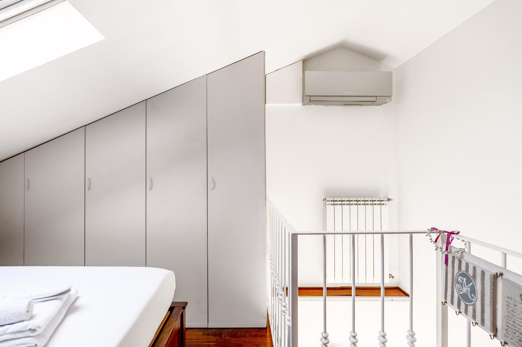 Апартаменты Bright Loft - Free Private Parking Милан Экстерьер фото