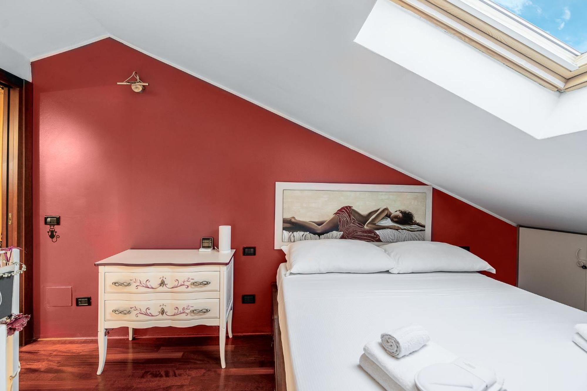 Апартаменты Bright Loft - Free Private Parking Милан Экстерьер фото