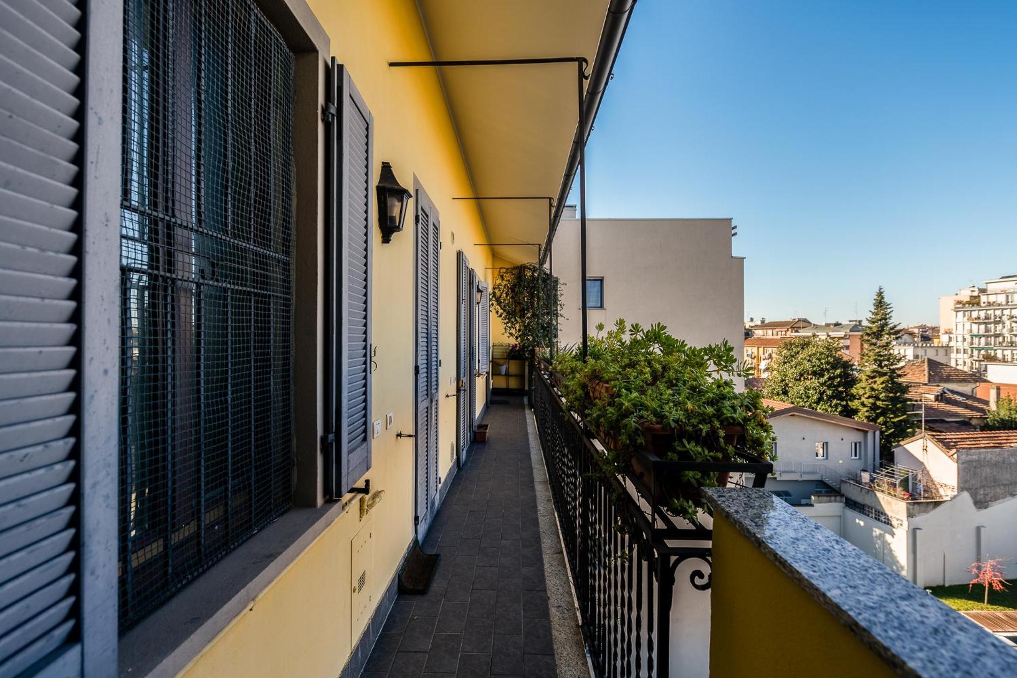 Апартаменты Bright Loft - Free Private Parking Милан Экстерьер фото